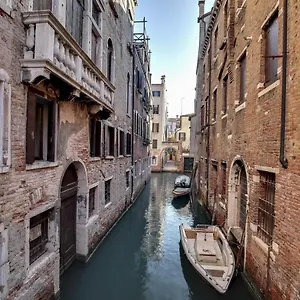 canal-view-suite-in-rialto.hotelslidodijesolo.com/