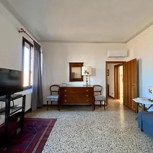 calle-san-giacomo-apartment.hotelslidodijesolo.com/